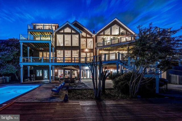 1701 S ARLINGTON RIDGE RD, Arlington, VA 22202