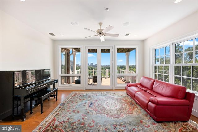 1701 S ARLINGTON RIDGE RD, Arlington, VA 22202