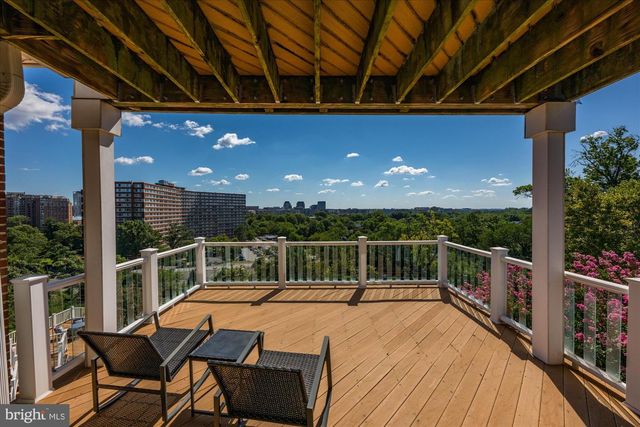 1701 S ARLINGTON RIDGE RD, Arlington, VA 22202