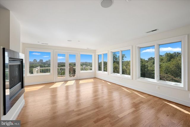 1701 S ARLINGTON RIDGE RD, Arlington, VA 22202