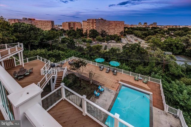 1701 S ARLINGTON RIDGE RD, Arlington, VA 22202