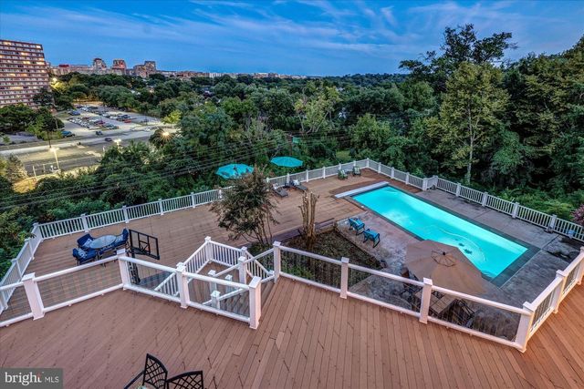 1701 S ARLINGTON RIDGE RD, Arlington, VA 22202