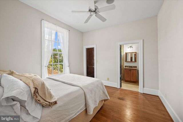 1701 S ARLINGTON RIDGE RD, Arlington, VA 22202