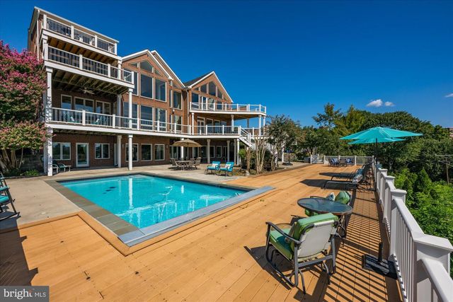 1701 S ARLINGTON RIDGE RD, Arlington, VA 22202