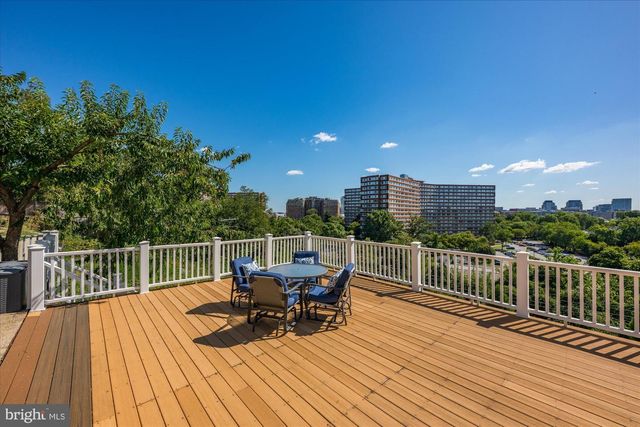 1701 S ARLINGTON RIDGE RD, Arlington, VA 22202