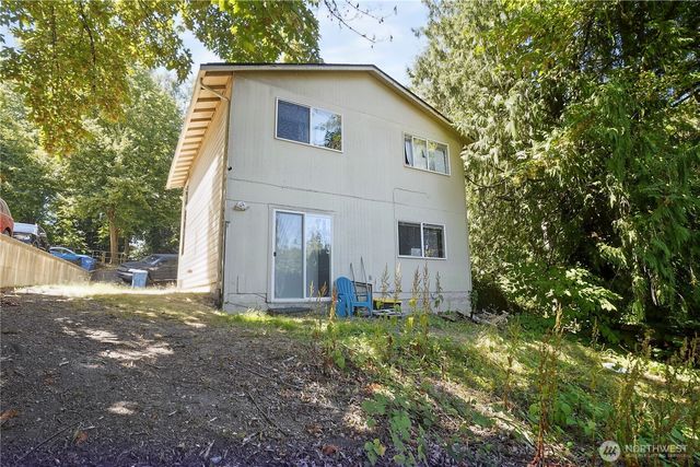 10616 Roosevelt Way NE, Seattle, WA 98125