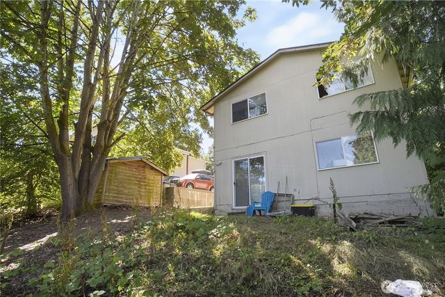 10616 Roosevelt Way NE, Seattle, WA 98125