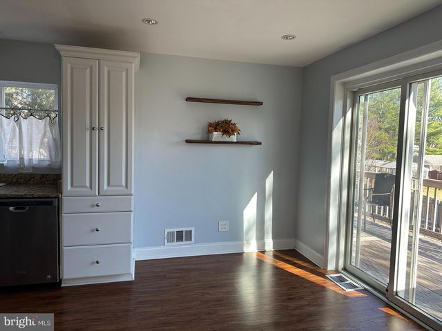 226 W SYLVAN AVE, Morton, PA 19070