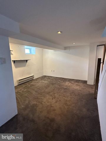 226 W SYLVAN AVE, Morton, PA 19070