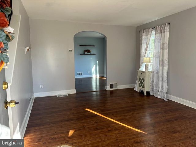 226 W SYLVAN AVE, Morton, PA 19070