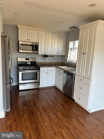 226 W SYLVAN AVE, Morton, PA 19070