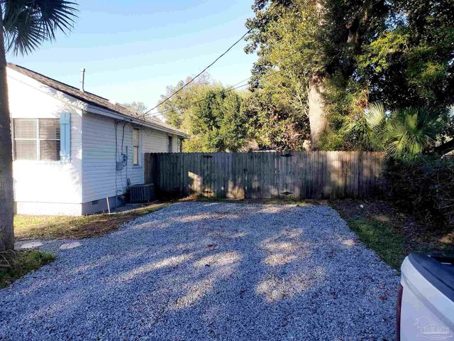 1215 N C St, Pensacola, FL 32501