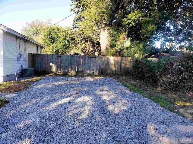 1215 N C St, Pensacola, FL 32501