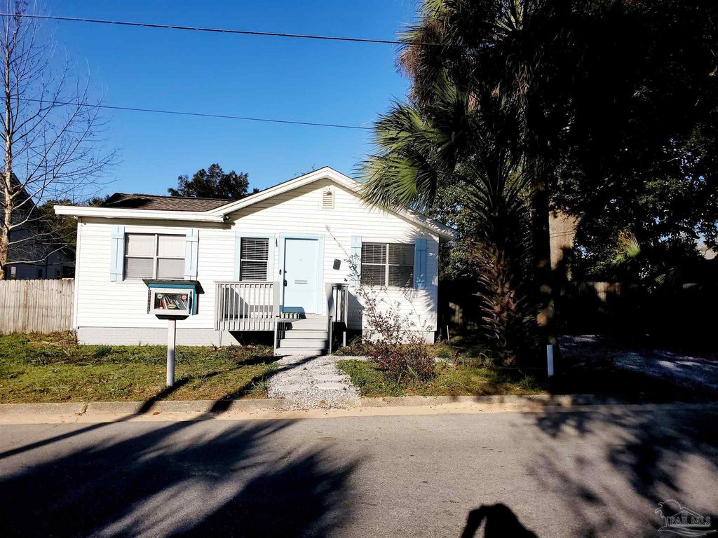 1215 N C St, Pensacola, FL 32501