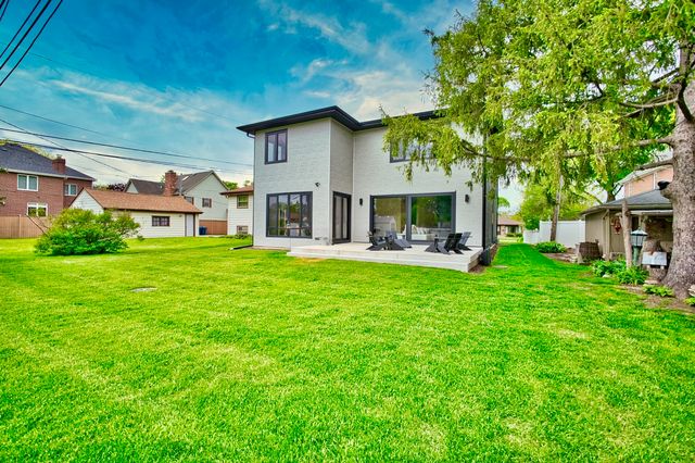 332 W Fremont Avenue, Elmhurst, IL 60126