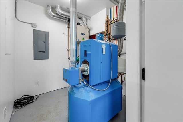 1068 N OLD STEESE HIGHWAY, Fairbanks, AK 99701