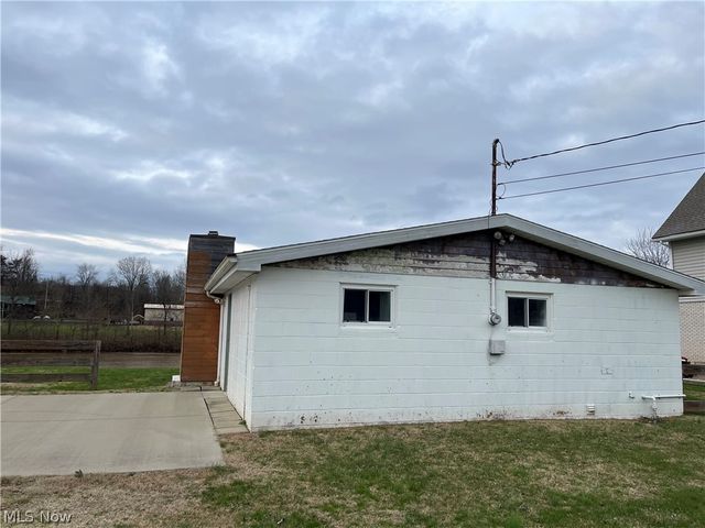 760 Happy Valley Road, Parkersburg, WV 26104