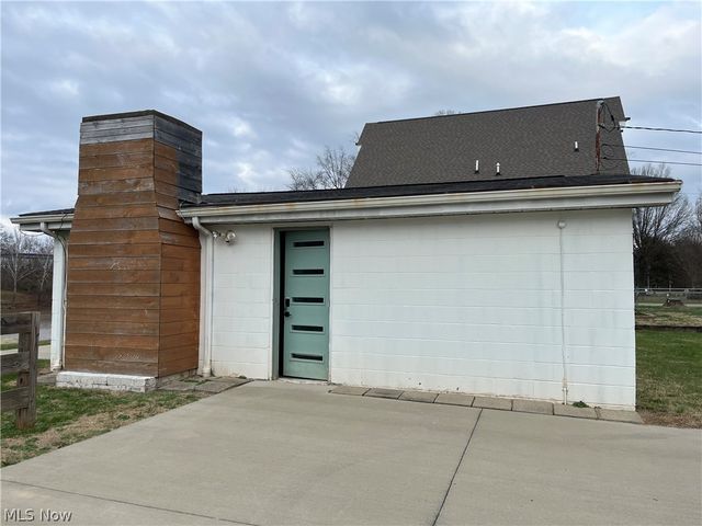 760 Happy Valley Road, Parkersburg, WV 26104