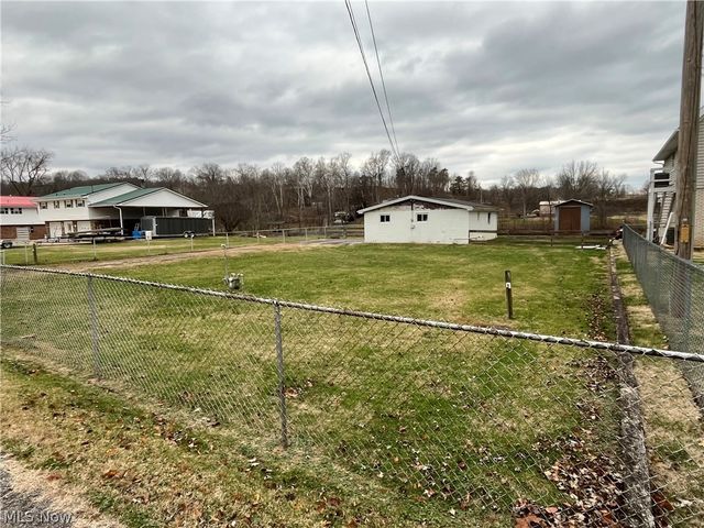 760 Happy Valley Road, Parkersburg, WV 26104