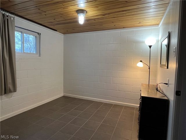 760 Happy Valley Road, Parkersburg, WV 26104