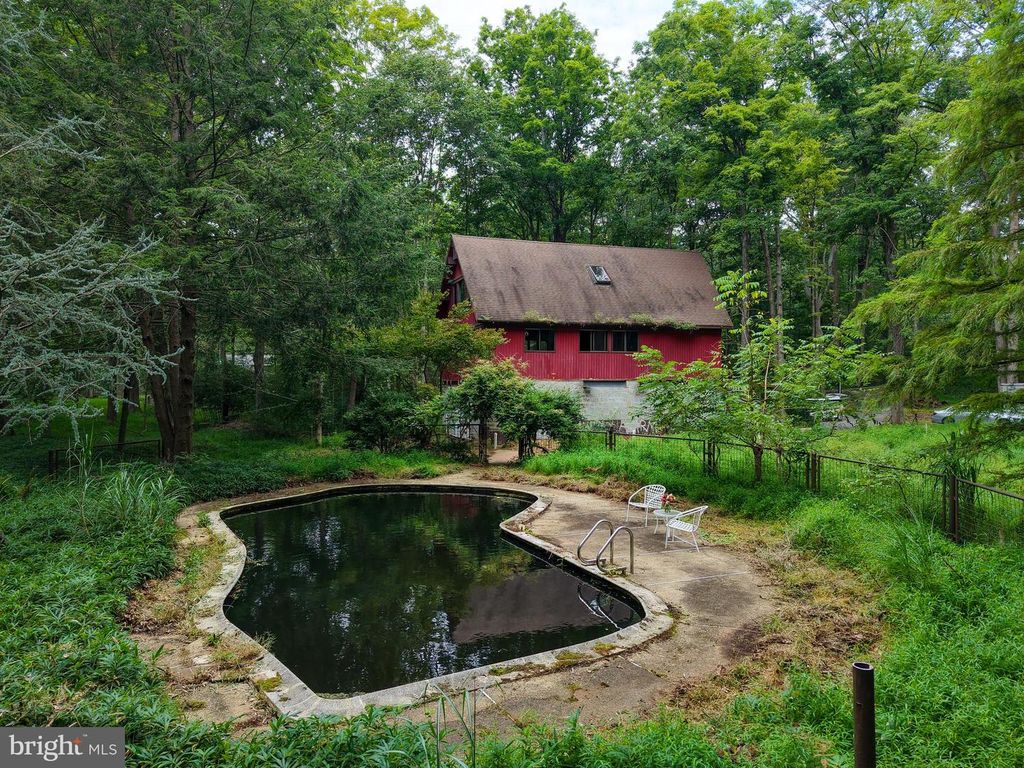 27 WORMAN RD, Stockton, NJ 08559