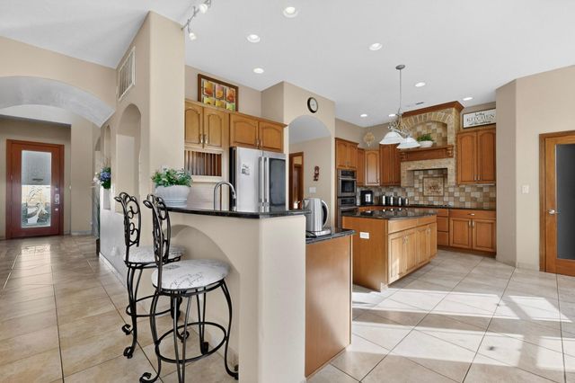 617 Monterrey Road NE, Rio Rancho, NM 87144