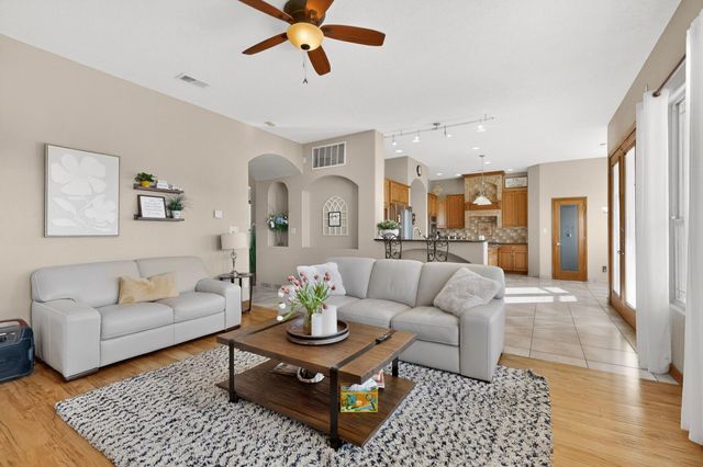 617 Monterrey Road NE, Rio Rancho, NM 87144