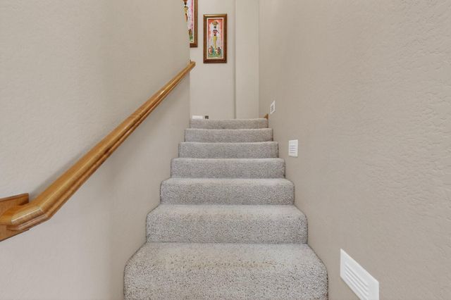 617 Monterrey Road NE, Rio Rancho, NM 87144