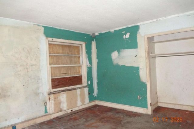 12 E Sassafras St., Andrews, SC 29510