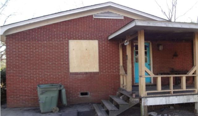 12 E Sassafras St., Andrews, SC 29510