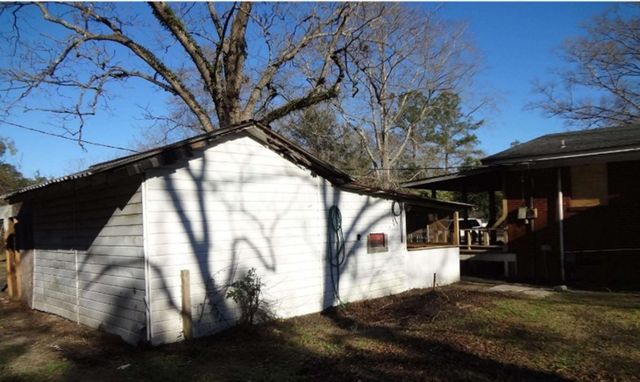 12 E Sassafras St., Andrews, SC 29510