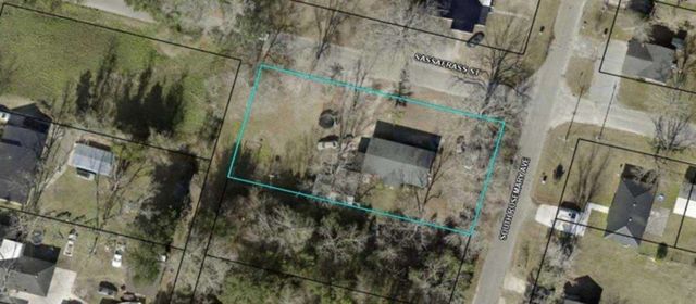 12 E Sassafras St., Andrews, SC 29510