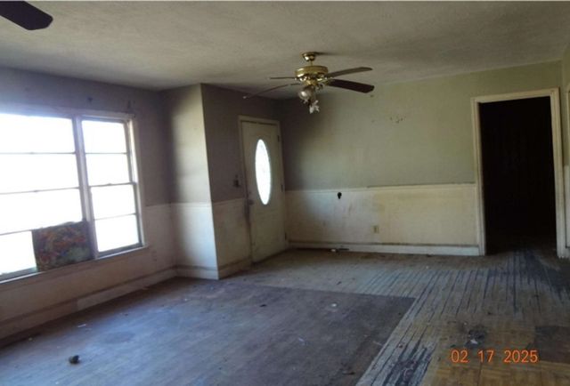 12 E Sassafras St., Andrews, SC 29510