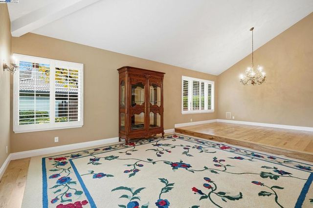 66 Oakridge Ct, Danville, CA 94526