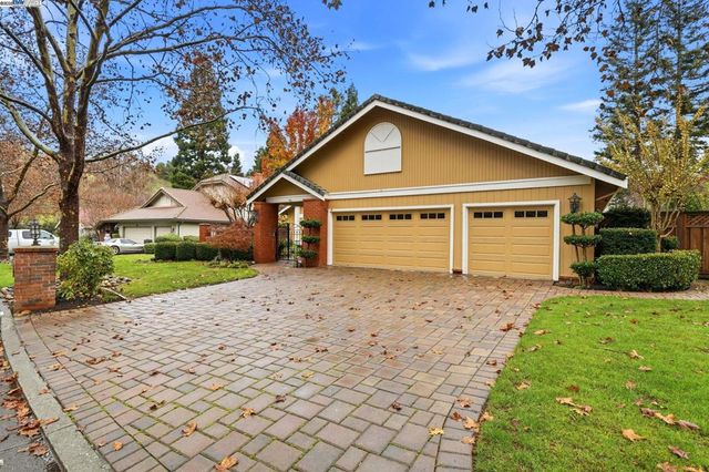 66 Oakridge Ct, Danville, CA 94526