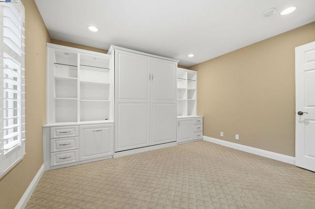 66 Oakridge Ct, Danville, CA 94526