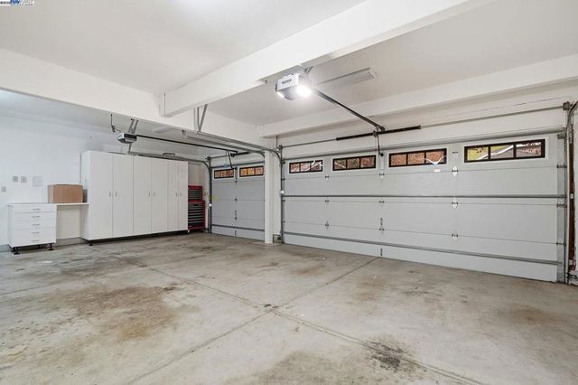 66 Oakridge Ct, Danville, CA 94526