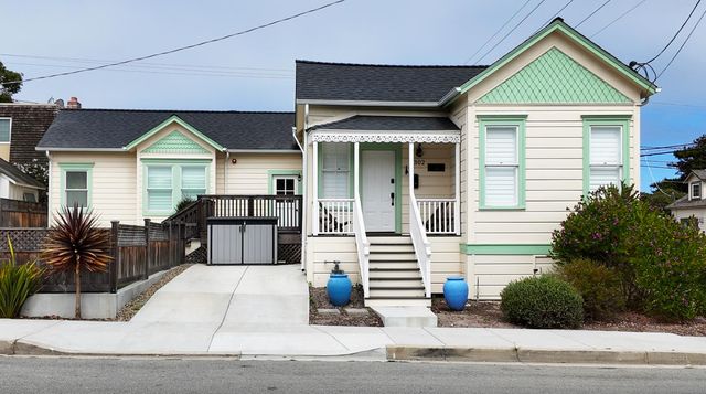 302 Park Street, Pacific Grove, CA 93950