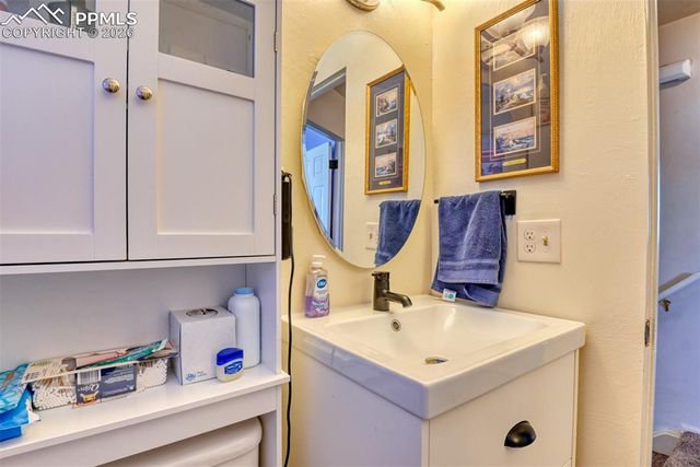 4032 Colony Hills Circle, Colorado Springs, CO 80916