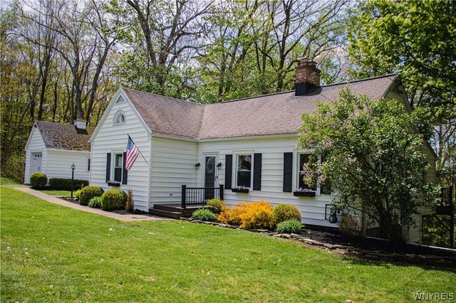 260 Girdle Road, Elma, NY 14052
