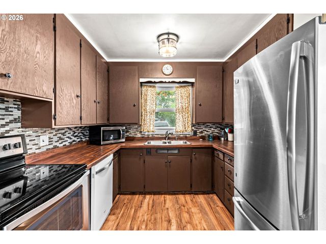 3003 RIVER Rd, Eugene, OR 97404
