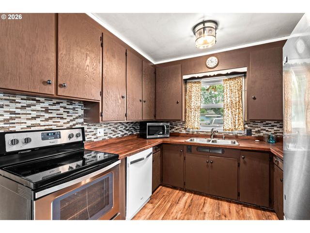 3003 RIVER Rd, Eugene, OR 97404
