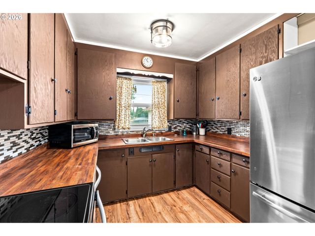 3003 RIVER Rd, Eugene, OR 97404