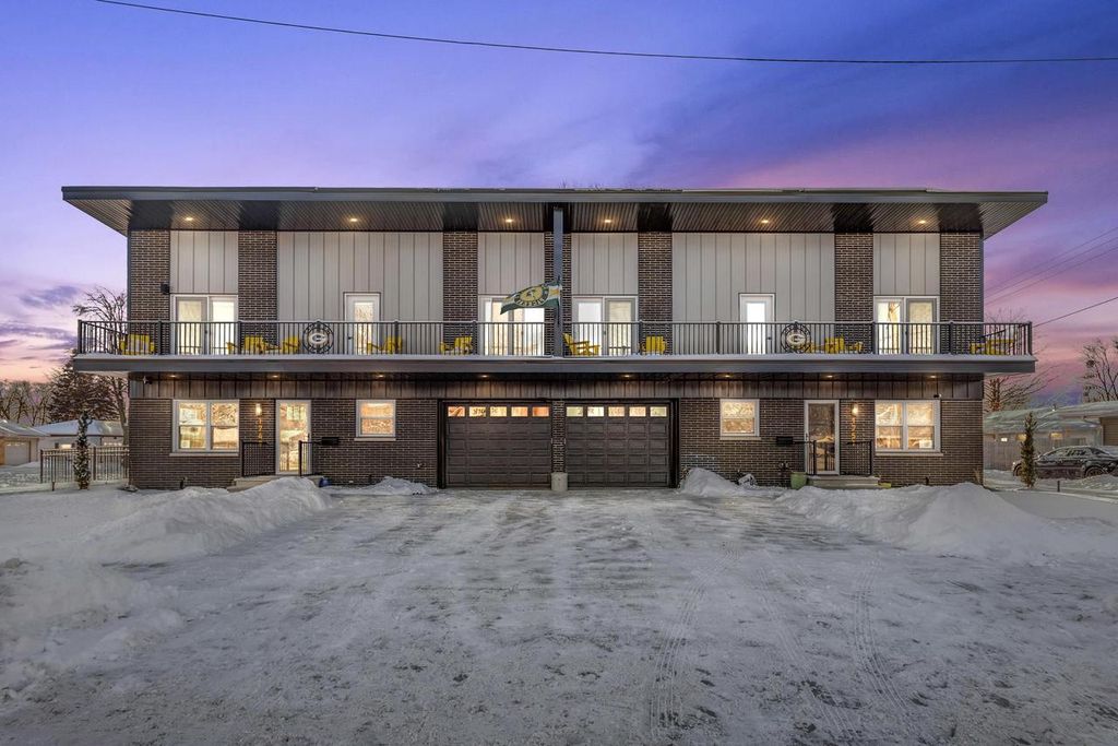 1751 S ONEIDA STREET, Green Bay, WI 54304