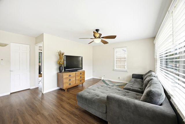1112 Spruce Street, Lake In The Hills, IL 60156