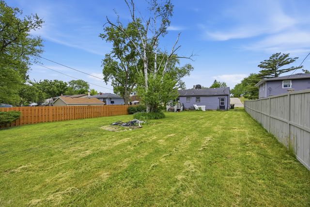 1112 Spruce Street, Lake In The Hills, IL 60156