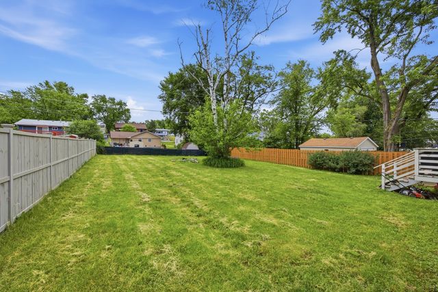 1112 Spruce Street, Lake In The Hills, IL 60156