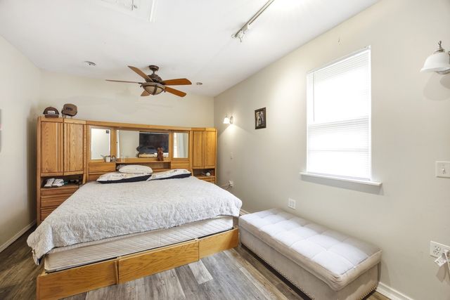 1112 Spruce Street, Lake In The Hills, IL 60156