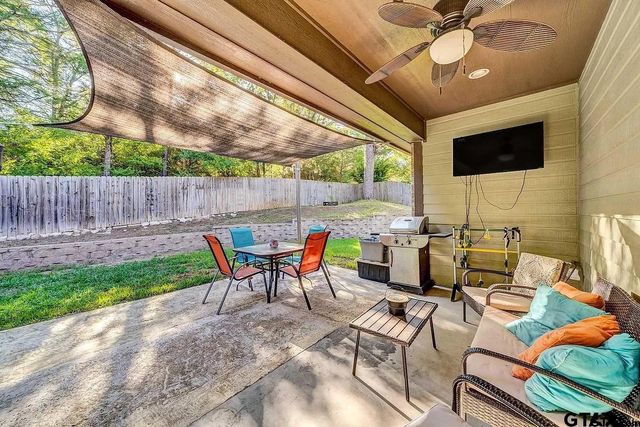 16165 Chris Ln, Tyler, TX 75703