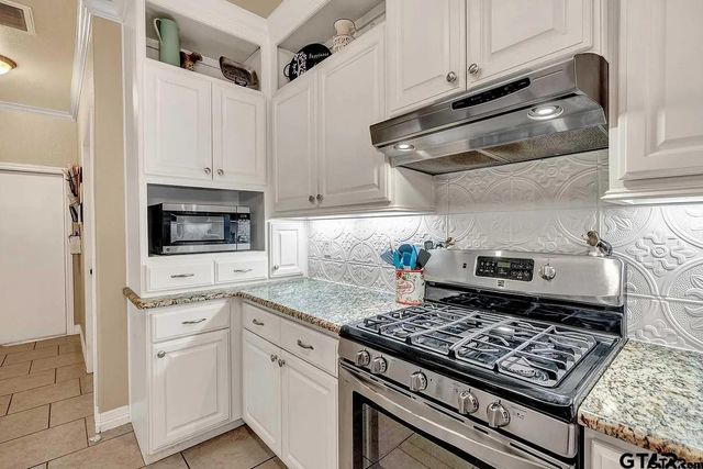 16165 Chris Ln, Tyler, TX 75703